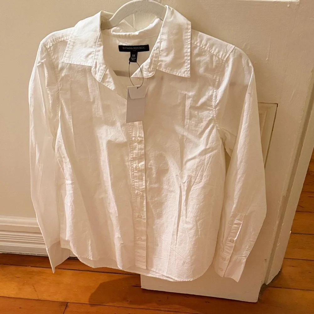 Banana Republic White Button Down Shirt - Picture 1 of 6